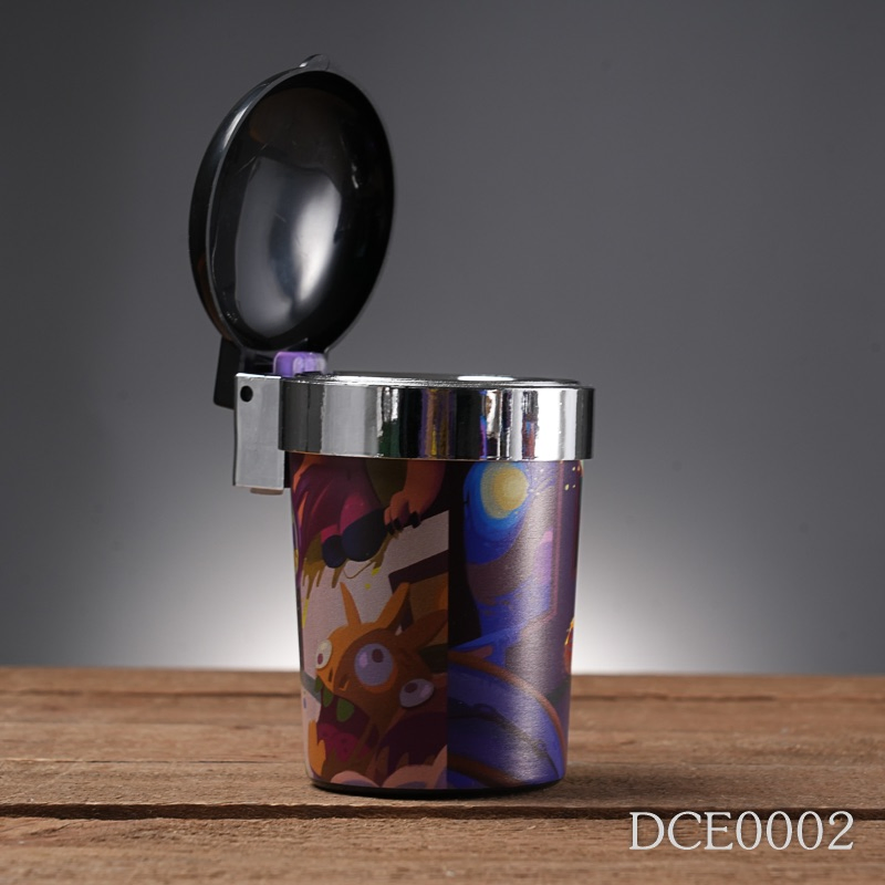 Wholesale Plastic LED Cigarette Car Ashtray with Lid Custom Logo Smoking Ashtrays