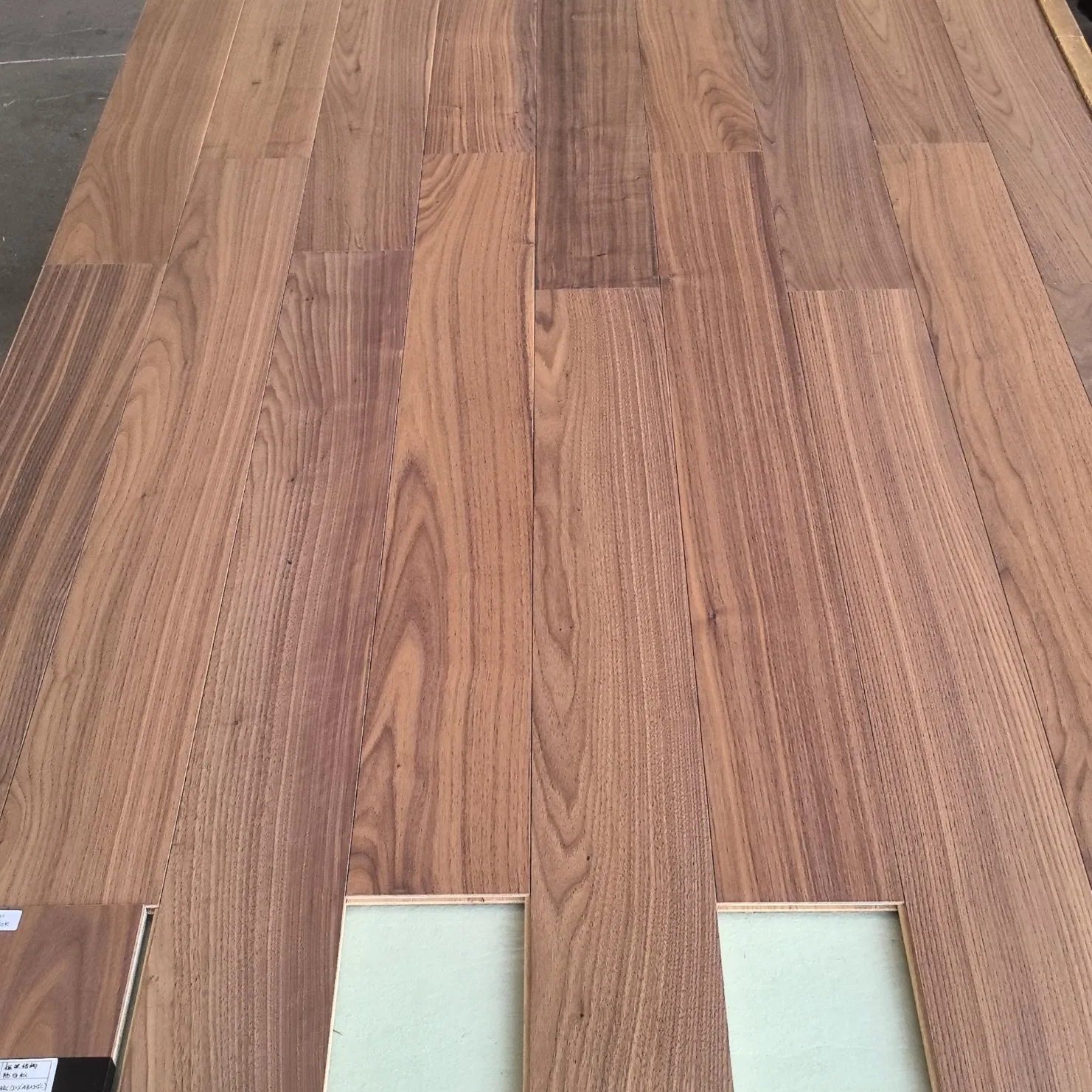 Solid Wood 3/4 Walnut Natural European Multi Layer Engineered Wood Flooring Hardwood Flooring