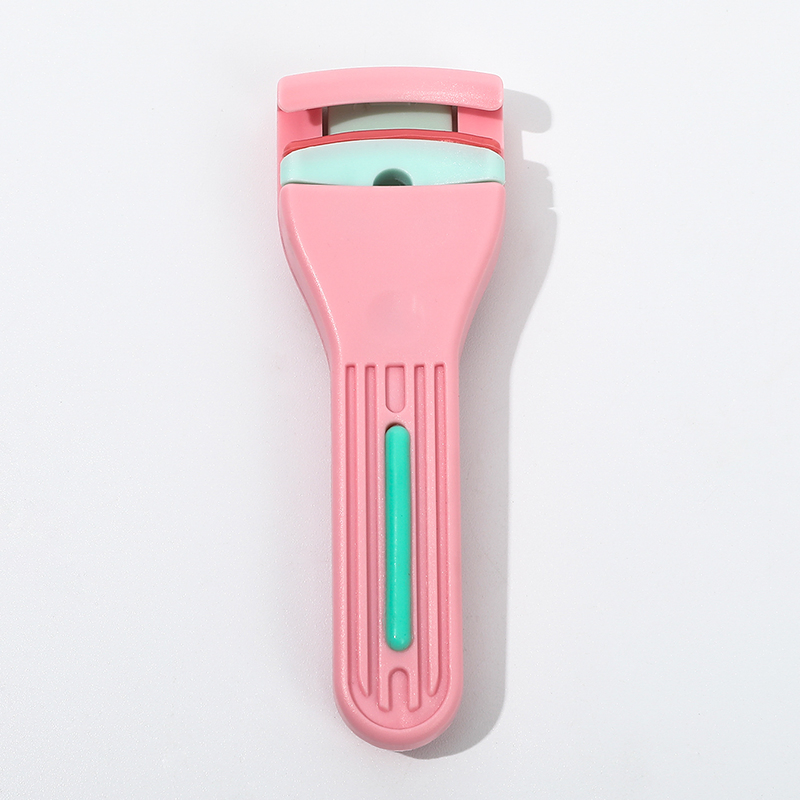 New Butterfly-Shaped Eyelash Curler, a Makeup Tool with a Wide-Angle Design for Beauty Care