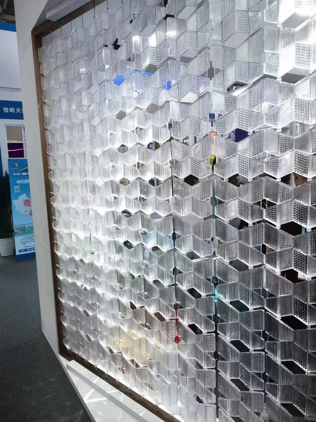 Unique Textured Hot Melt Glass Design for Stylish Decorative Applications
