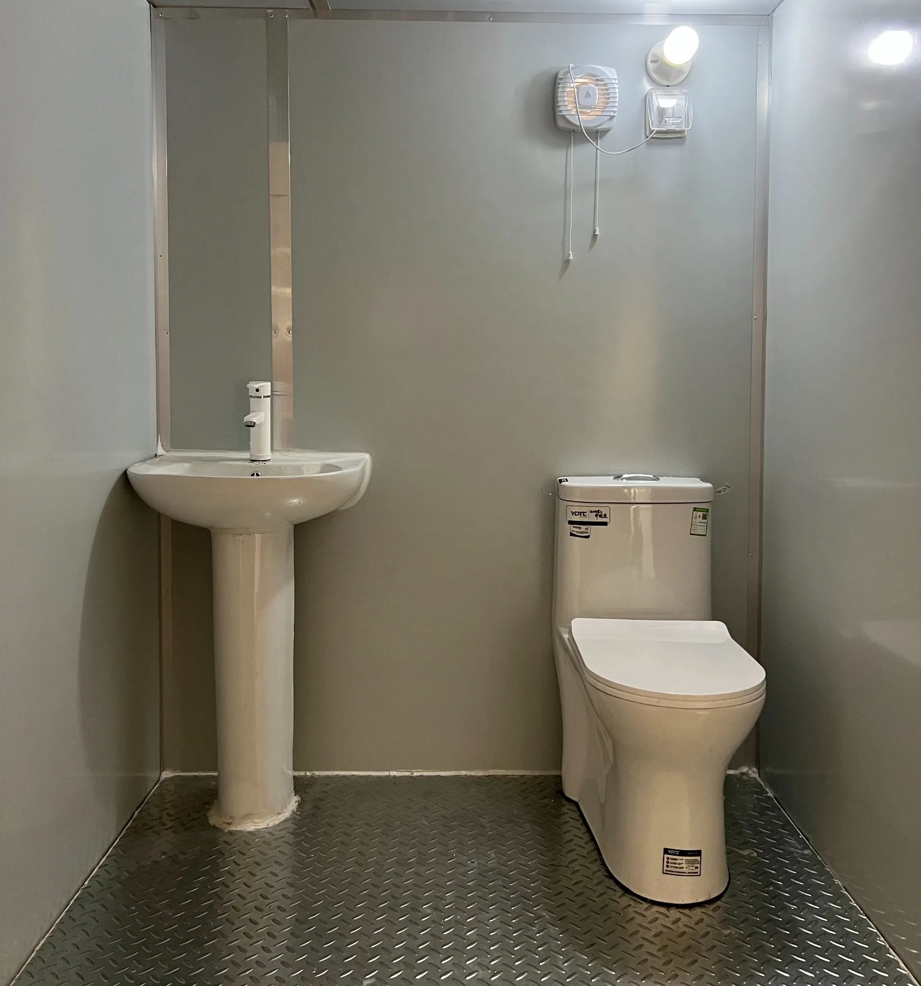 Daxiang Washroom Movable Latrine Public Fabricated Custom Mobile Water Closet Small Resorts Convenient Portable Manufacture Container Toilet