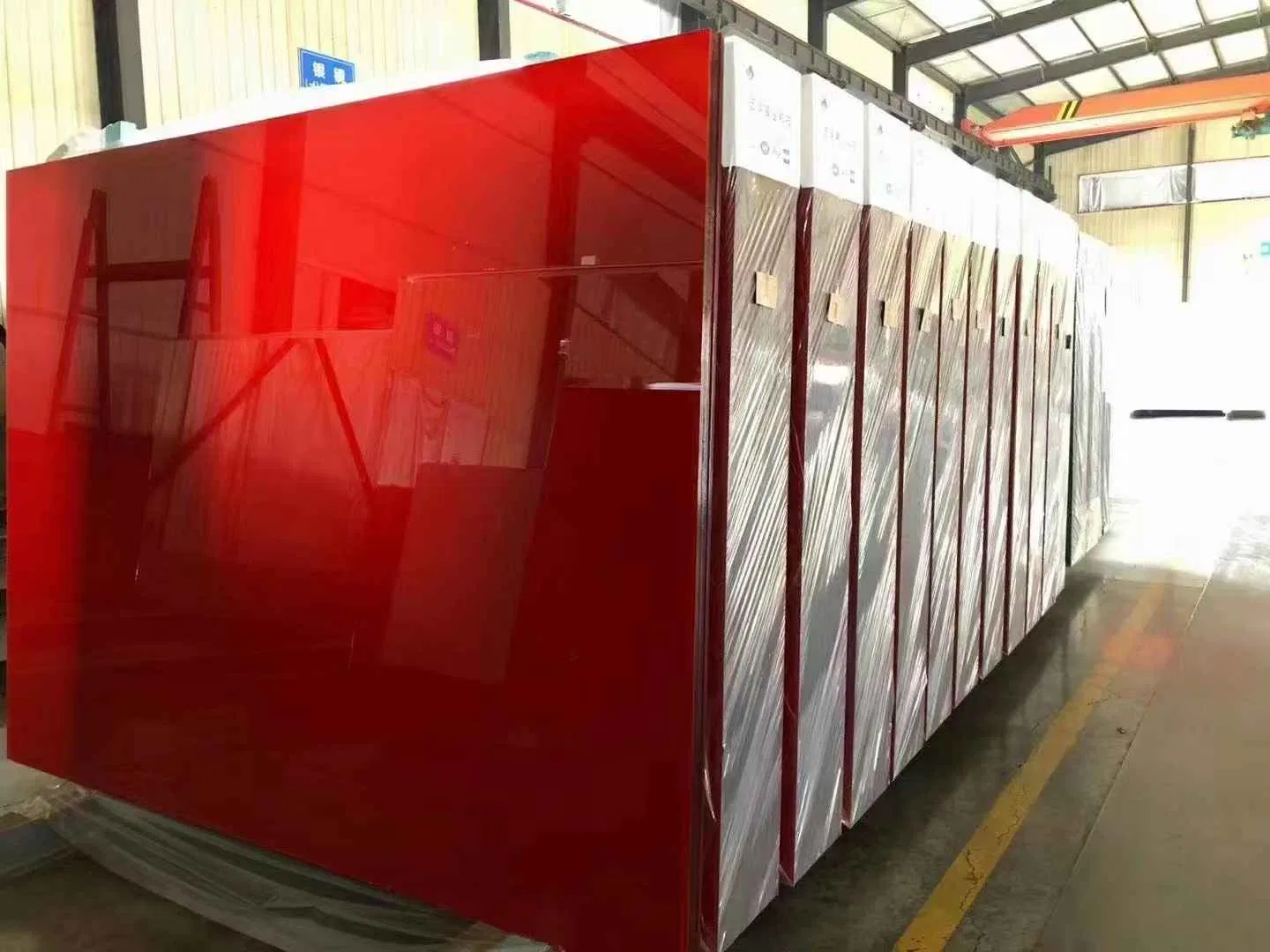 Lacquered Glass of Pure White Color Ral 9003 in Customer Size