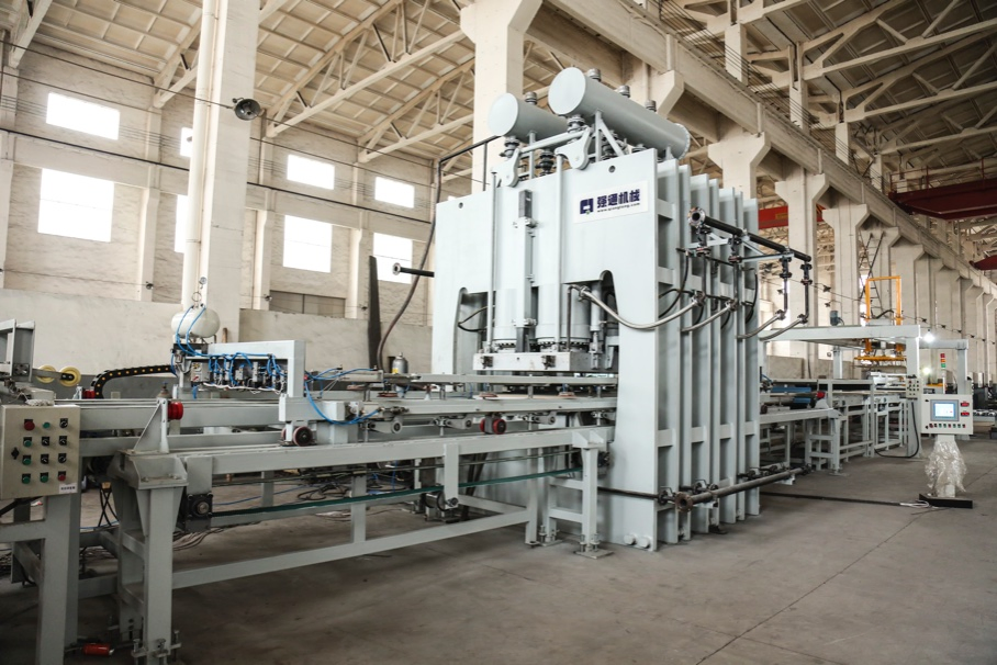 Automatic Plywood OSB Melamine Laminating Hot Press Machinery