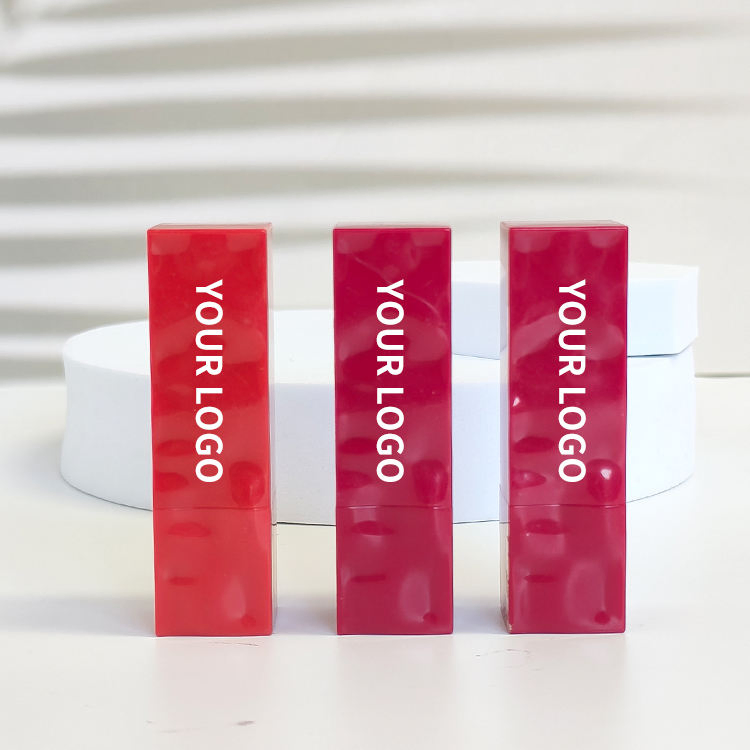 Customizable Private Label Lipstick for Fashion-Forward Beauty Brands