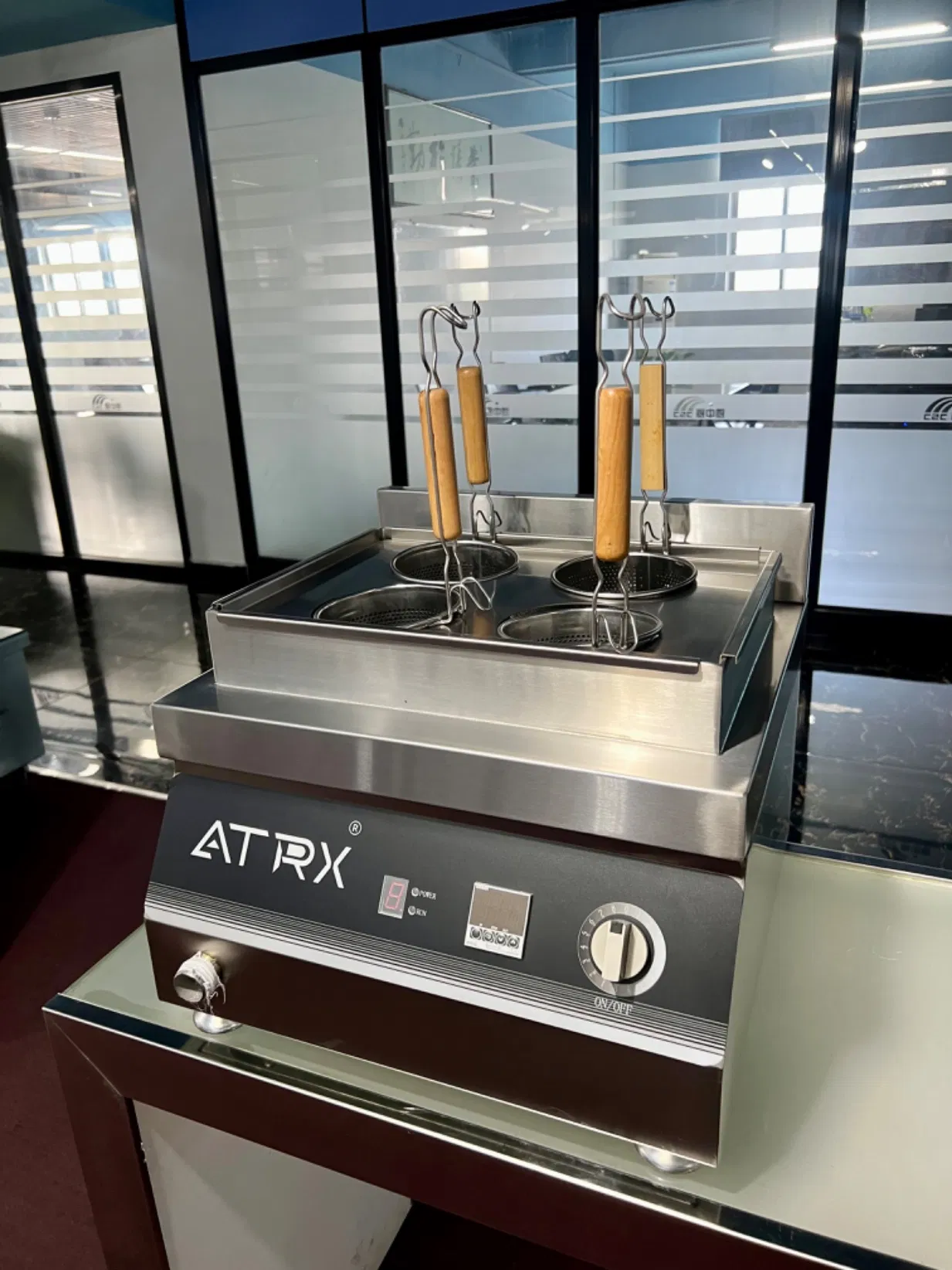 2025 Newest 3500W Commercial Induction Cooktop Professional Restaurant Kitchen Energy Saving Stainless Steel