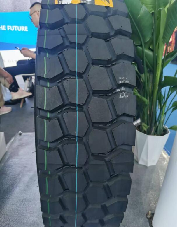 Шины грузовые китайские бескамерные 17.5", 19.5", 22.5"