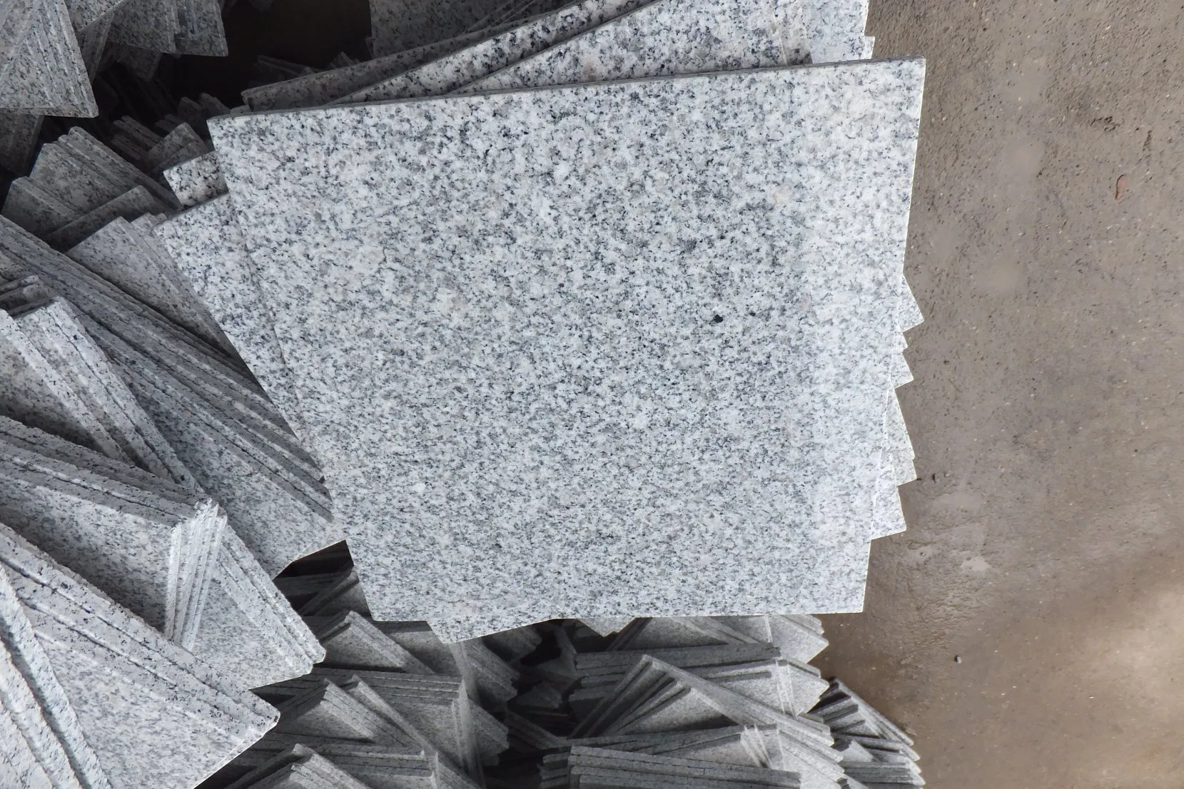 Hot Sale Flamed G603 Light Grey Granite Tile for Wall Decoration and Flooring