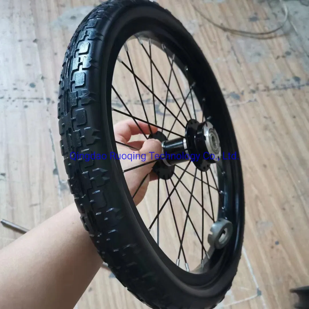 Велосипедная камерная покрышка с ободом и спицами