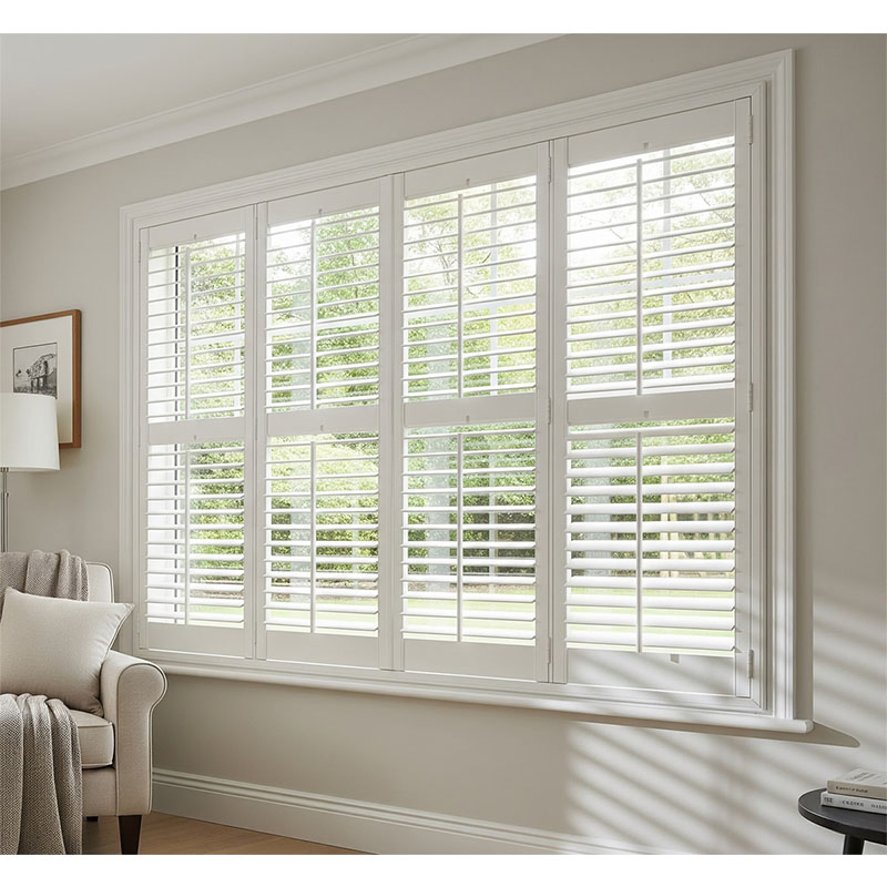 White Painting Interior Custom Window Shutter Wood Plantation Shutters