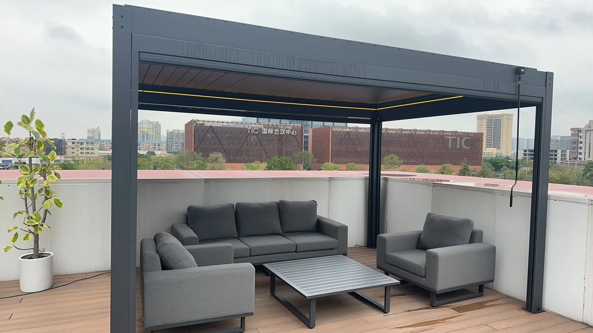3X4 Pergola Easily Assembled Opening Roof Motorised Gazebo Louver with LED Lights