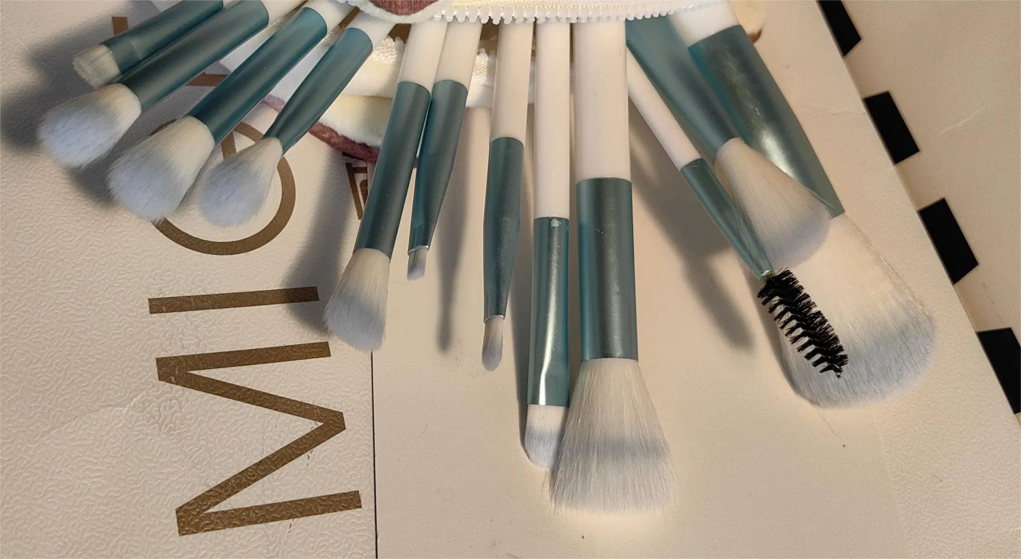2025 12PCS Wholesaler Makeup Brush Set Professional Beauty Tool