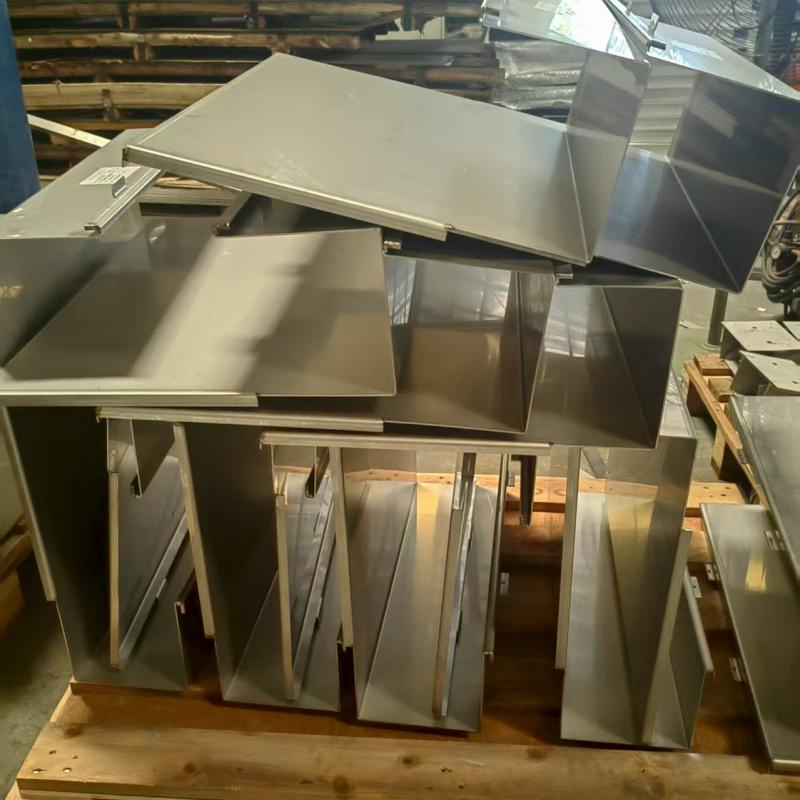 Exploring The Styles and Shapes of Stainless Steel Gutters