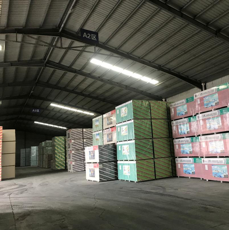 High Quality Gypsum Board/ Plasterboard/ Drywall/ Natural Gypsum Factory Price