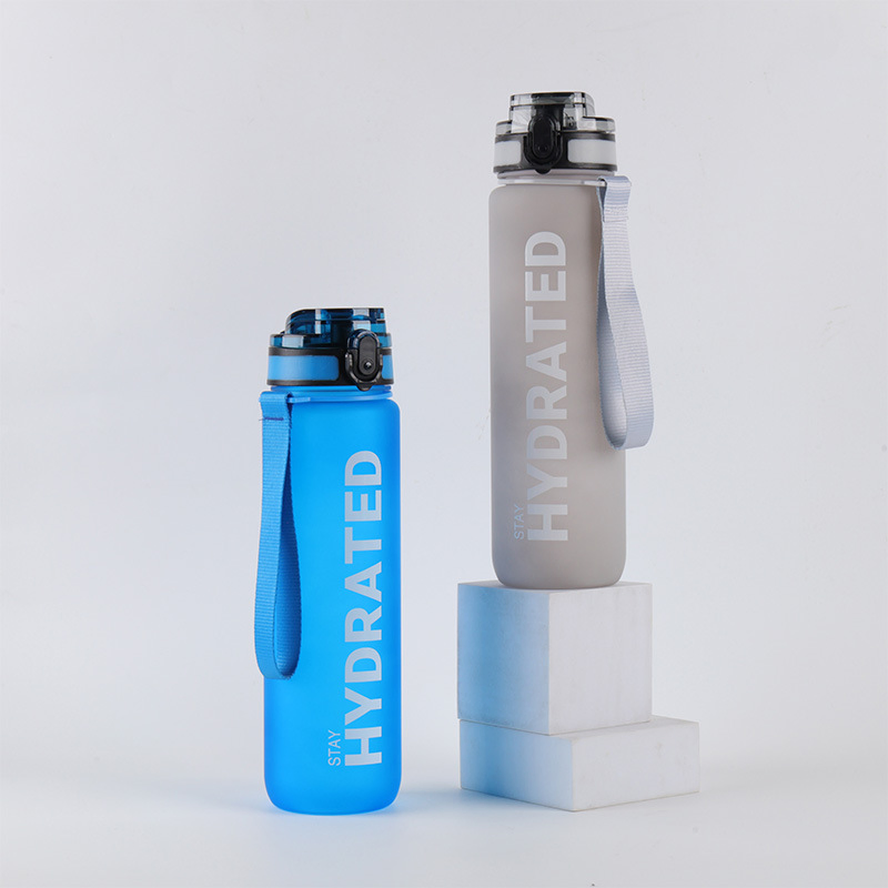 Wholesale 750ml Drinkware Squeeze Bike Water Bottles Leak-Proof Road Bicycle with Logo Design for Running Sport Activities