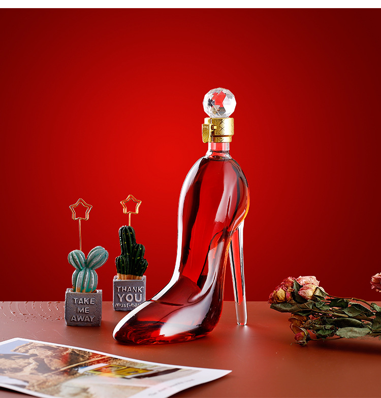 2021 Hot Sale Red High-Heeled Shoes Wine Decanter Glass Bottle Glass Pipe