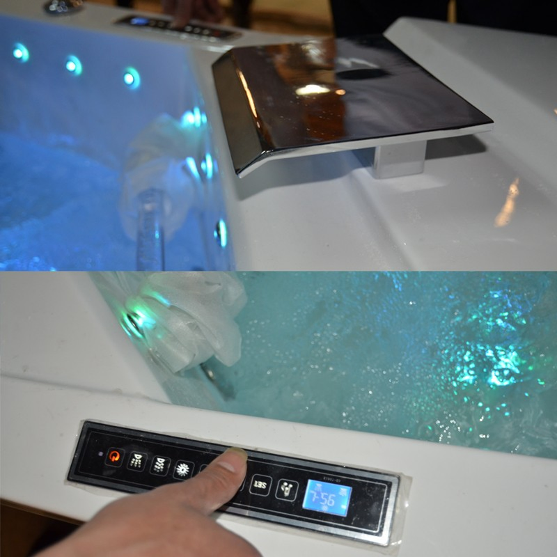 Угловая акриловая ванна с гидромассажем