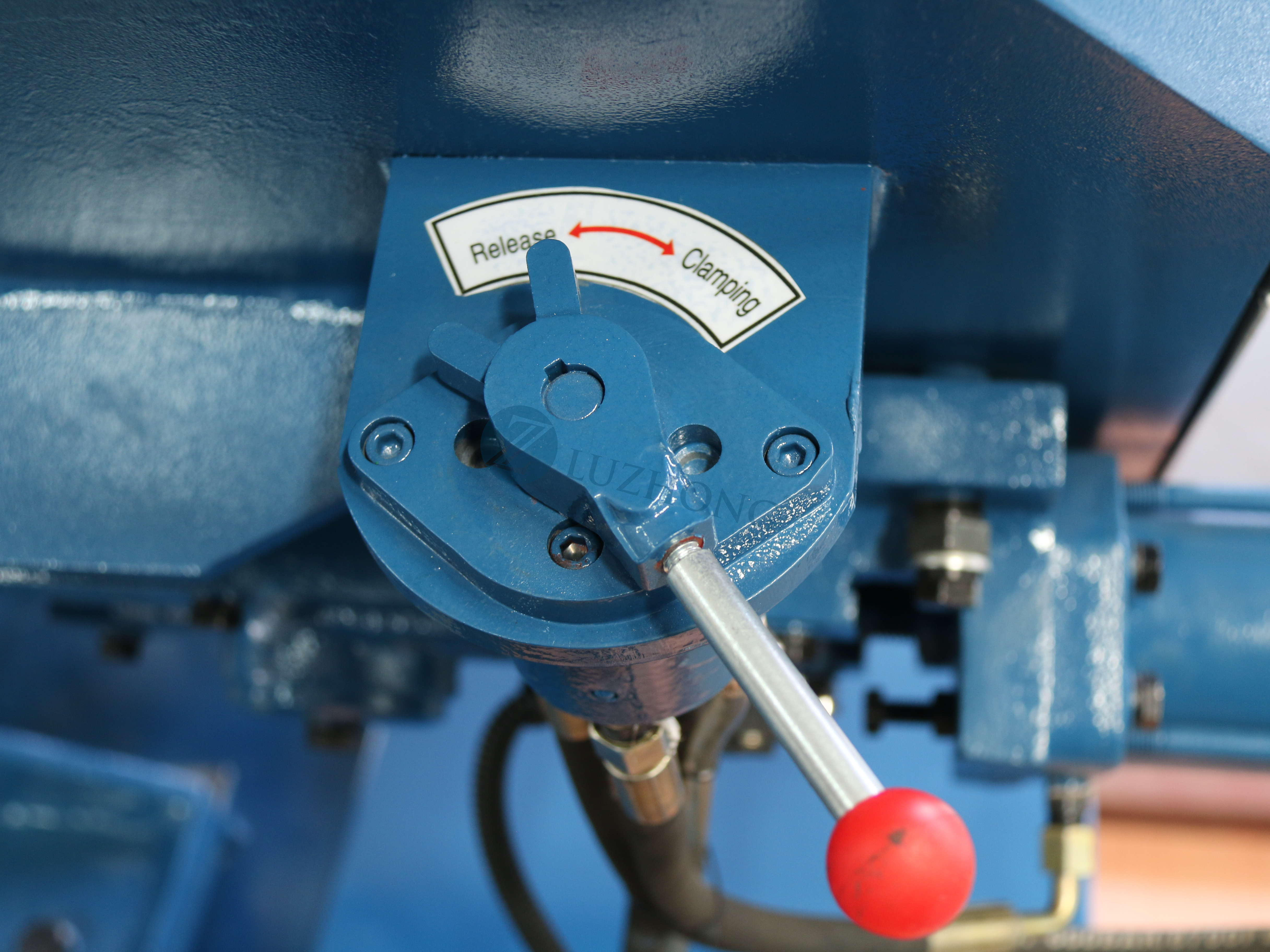 Станок ленточнопильный полуавтоматический с ЧПУ по металлу GHS4270