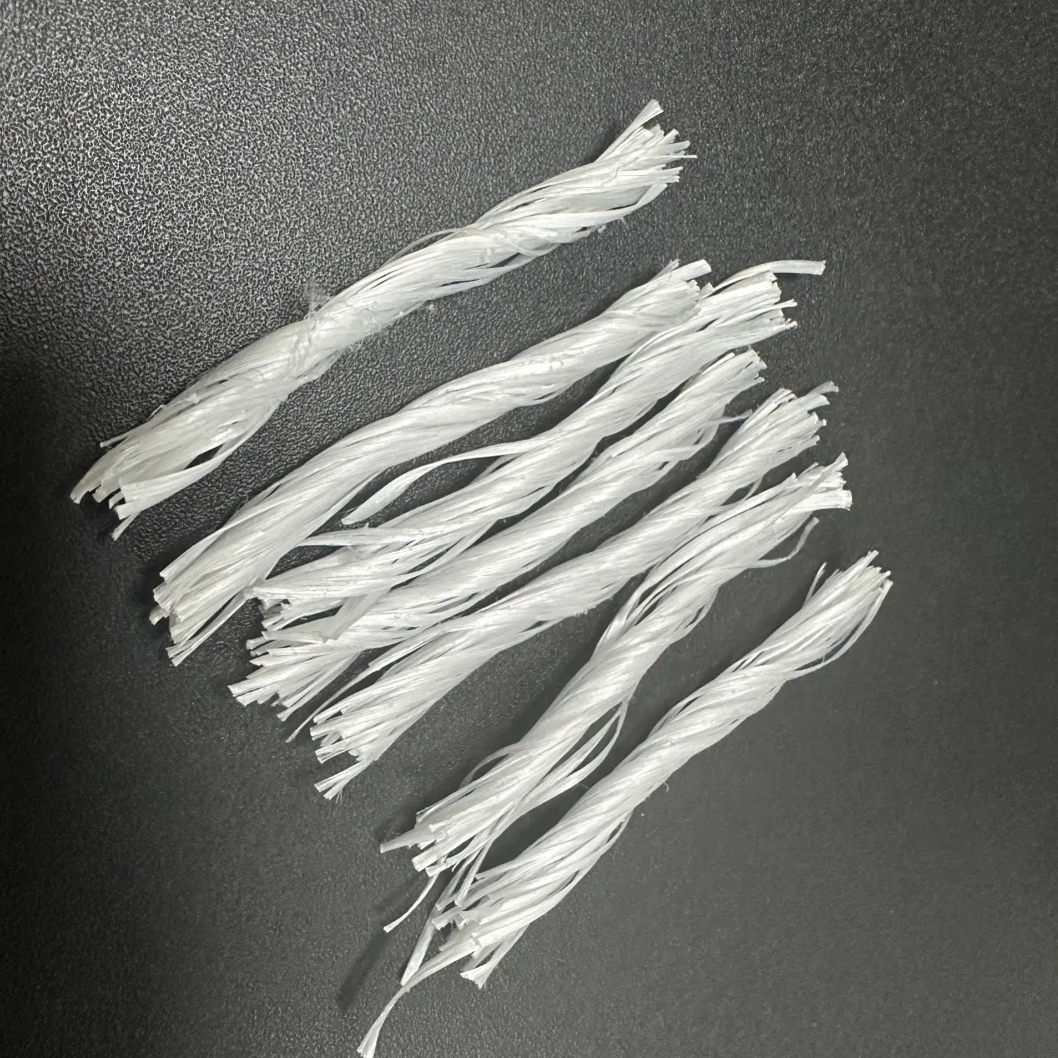 White Polypropylene Bundle Twisted Bunchy Fiber for Concrete Reinforcement