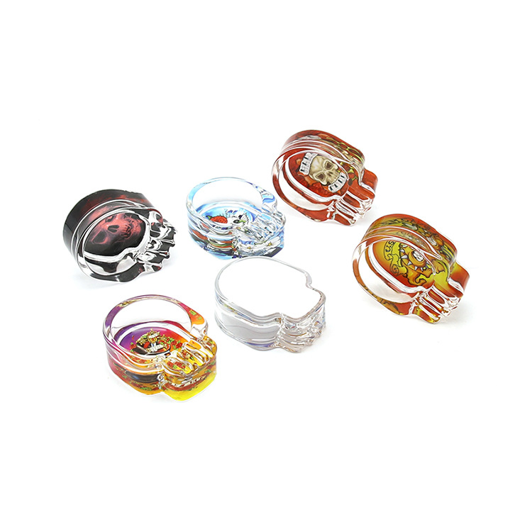 Home Office Personalized Glass Ashtray with Skull Design Embossed Logo Thick Transparent Glass Ashtray