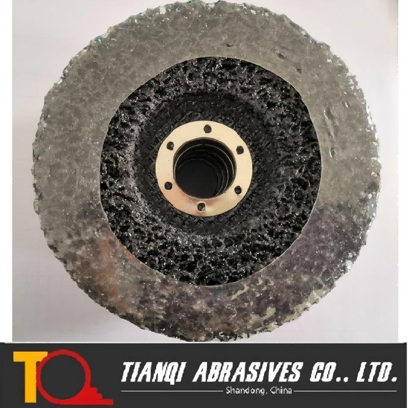 China Supplier Black Non-Woven Clean and Strip Polishing Flap Discs