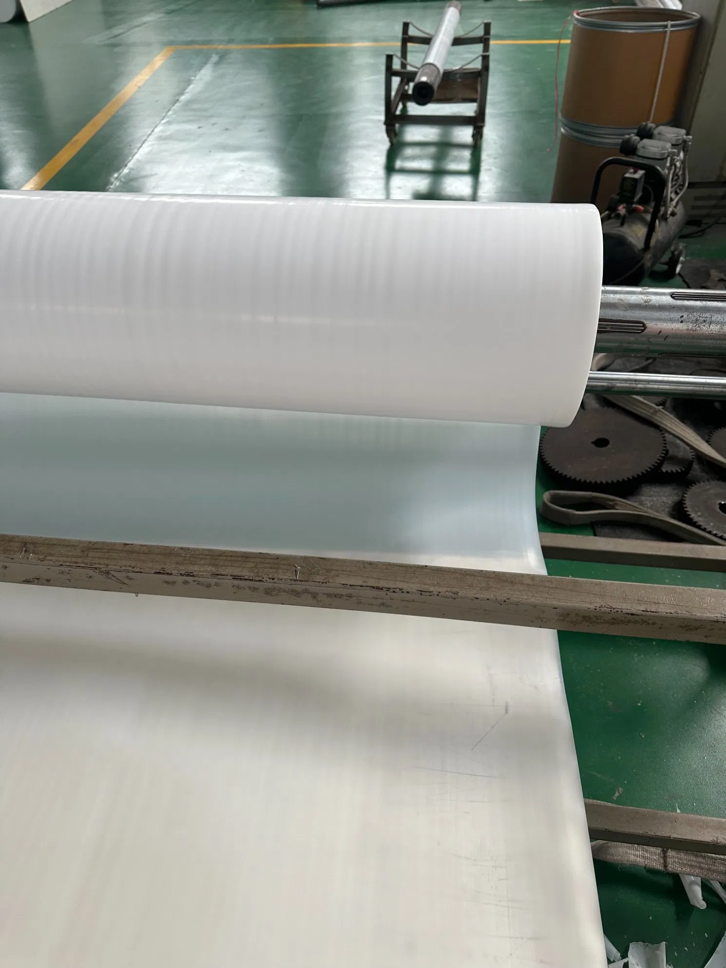 High Quality 100% Virgin Pure White F4 PTFE/PVC Moulded Skived Sheet