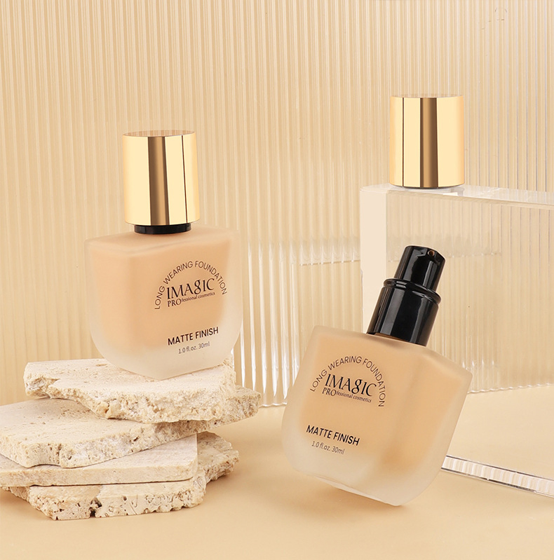 Matte Holding Foundation: Hydrated, Flawless, Oil-Controlled, Long-Lasting