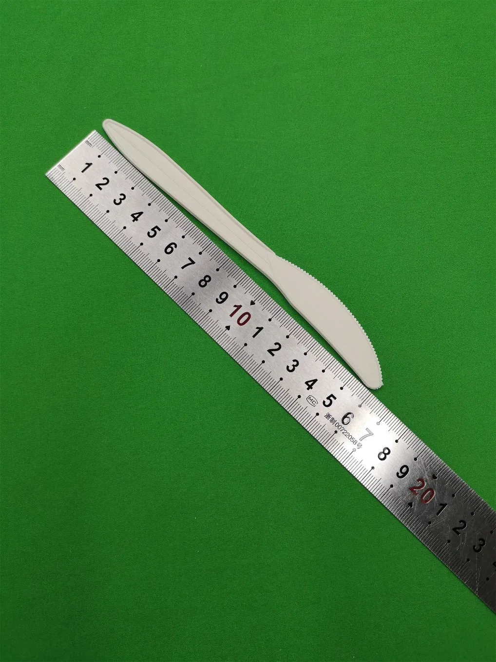Biodegradable White Cornstarch Knife 16cm Length