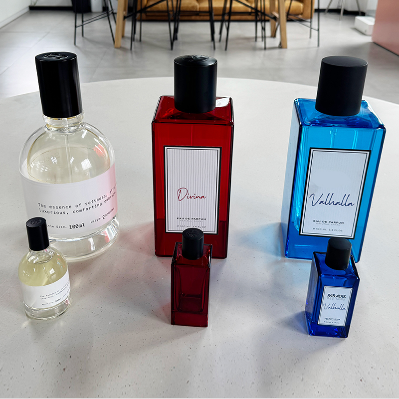 Custom Large Size Acrylic Cosmetic Display Bottles for Storefronts and Exhibitions