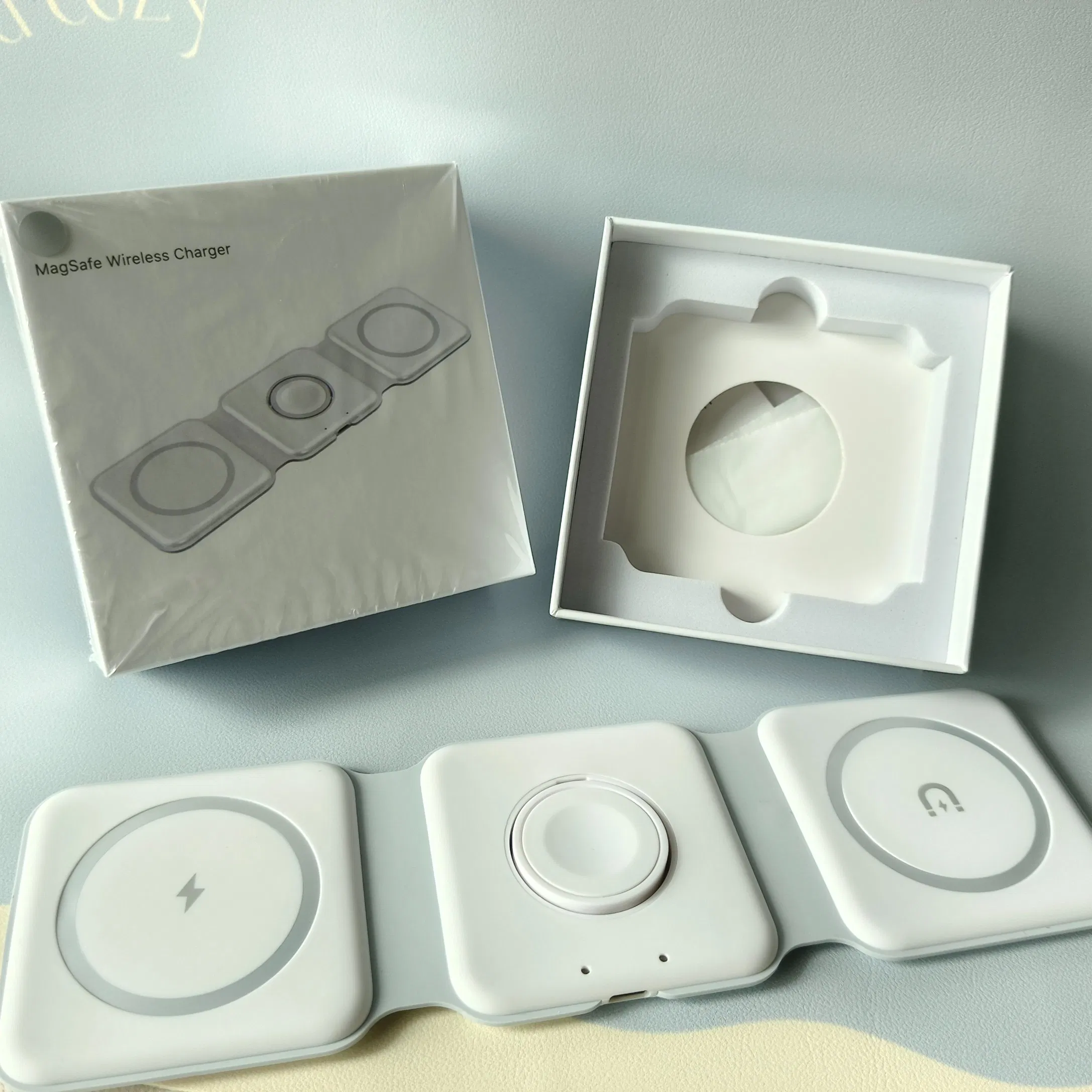 Магнитный беспроводной зарядник MagSafe 3-в-1 для iPhone