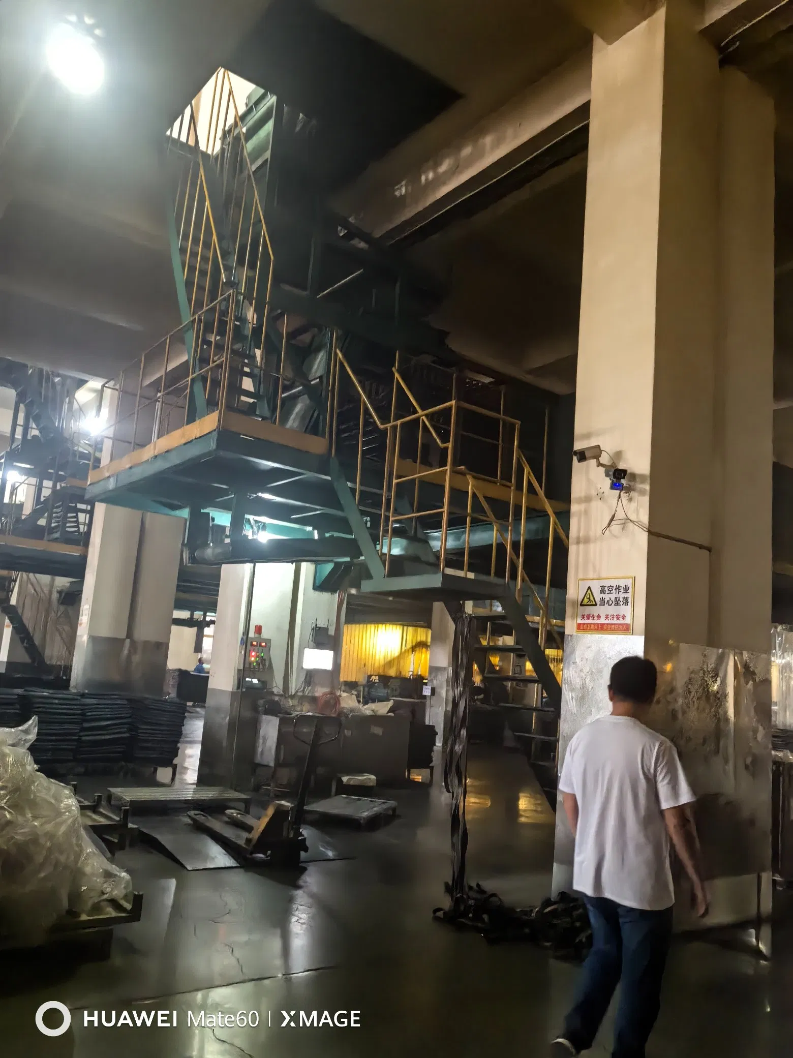 Камера для грузовых автомобилей B825R20