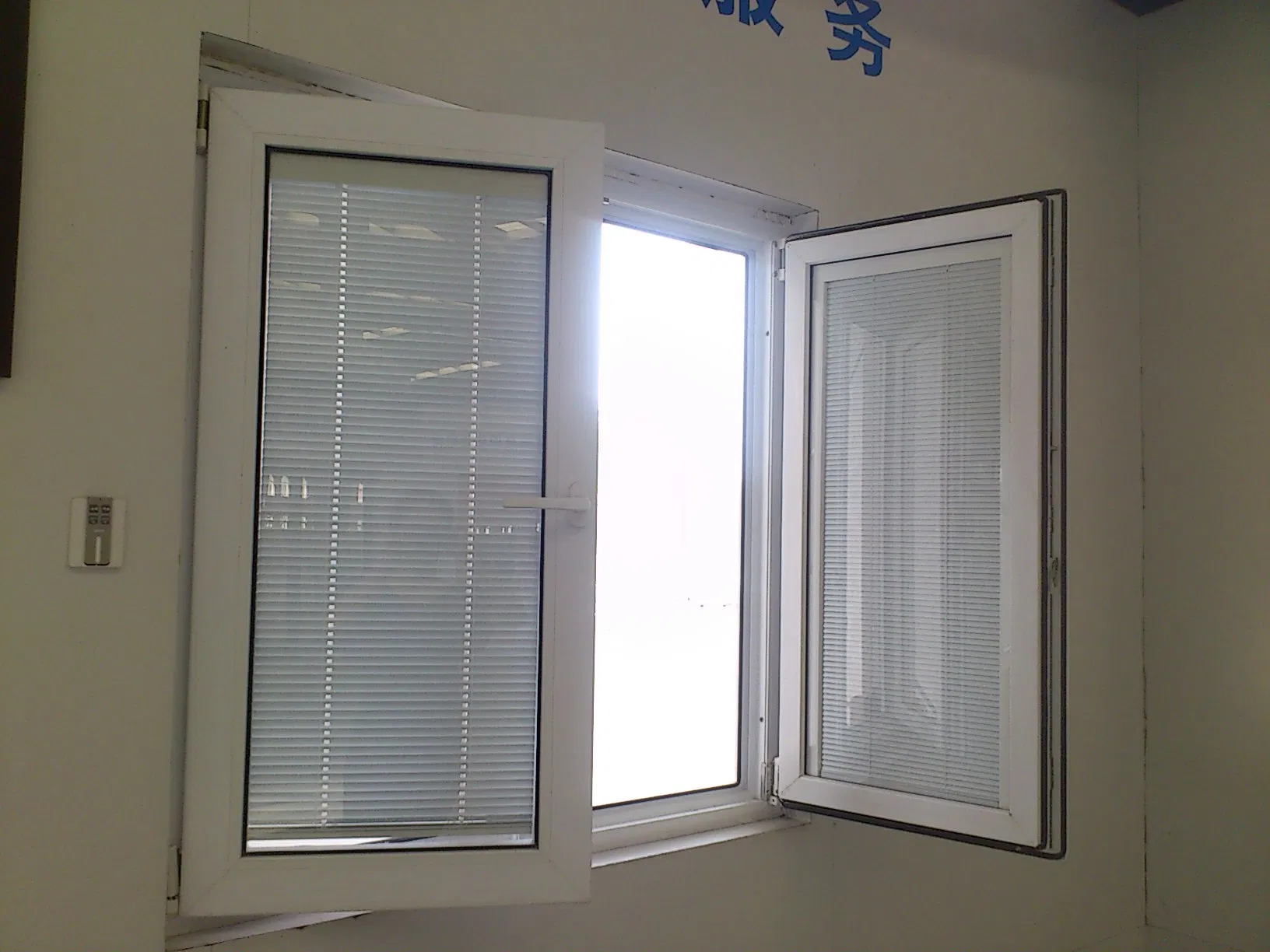 Conch Colorful Profile Casement Window with Shutter