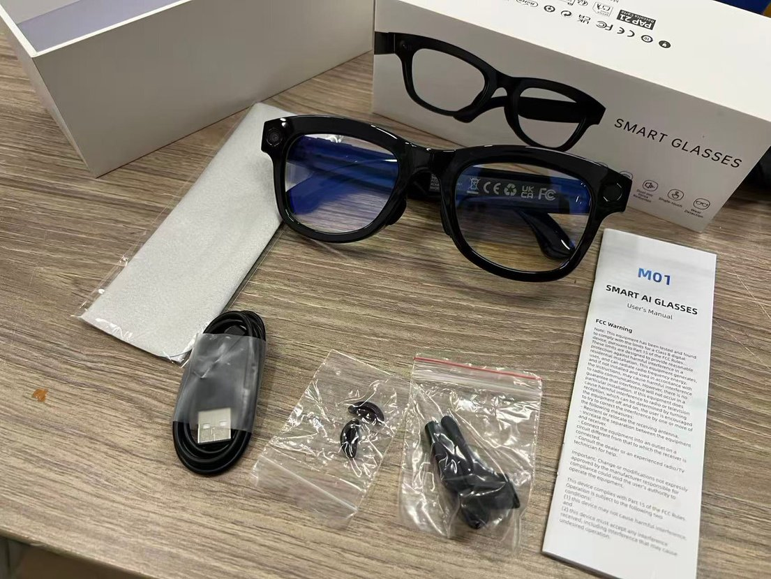 Factory Wholesale Ai Smart Glasses with 4K Camera, Color Change Eye Protection, IP65 Waterproof, Realtime Translation
