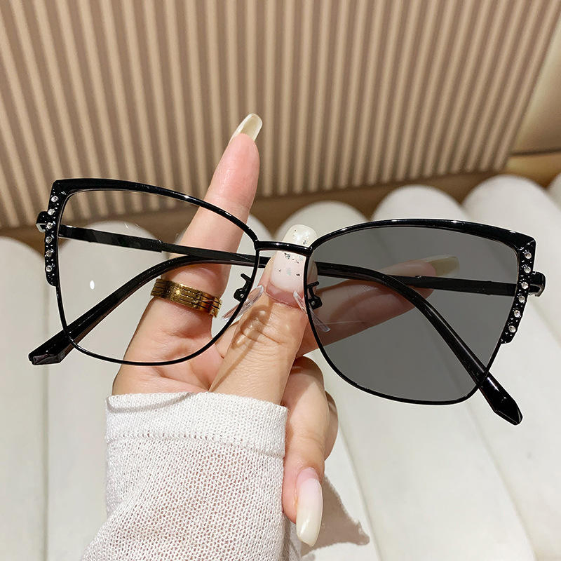 Custom Logo 2025 Anti Blue Metal Cat Eye Myopia Glasses Ladies Photochromic Optical Blue Eyeglass