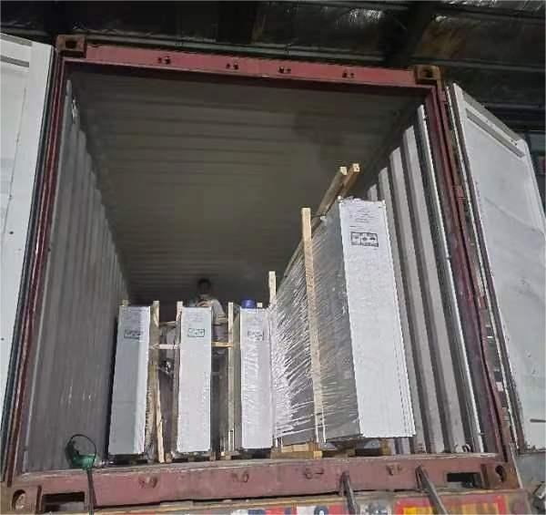 Artificial Red Stream Wind Jumbo Quartz Customized Size Black White for Countertop and Big Slabs