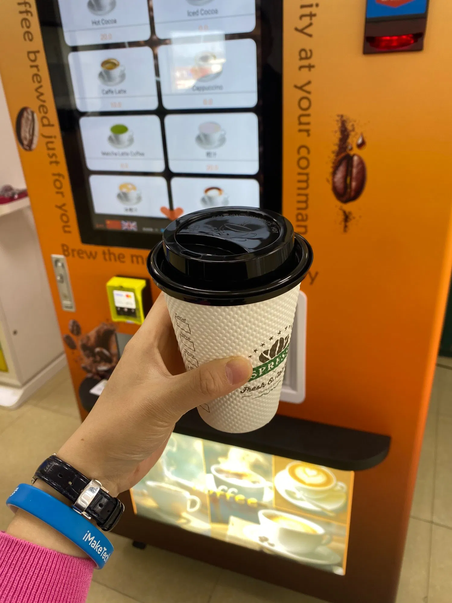 Imaketech All-in-1 Cafe Vending System with Ice Maker for Automatic Coffee Vending Machine