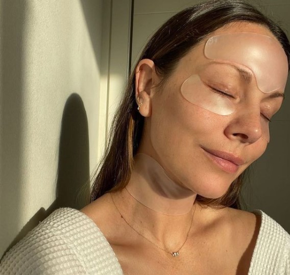 Avocado Glitter Korea Hot Sell for Dark Circles Hydrogel Jelly Mask Purple Eyes