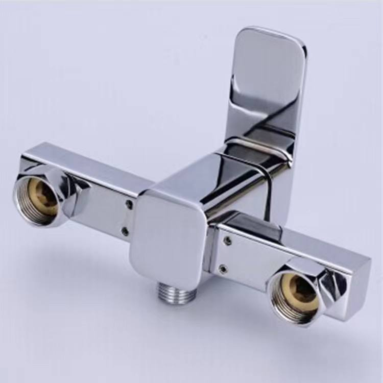 Смеситель для ванны тройной скрытый с термостатом