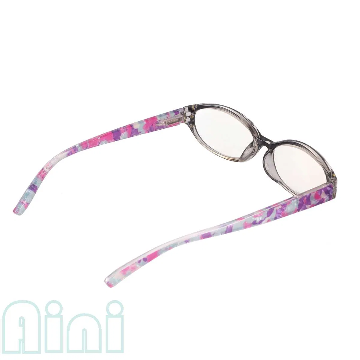 Reading Glasses with a Diamond Frame