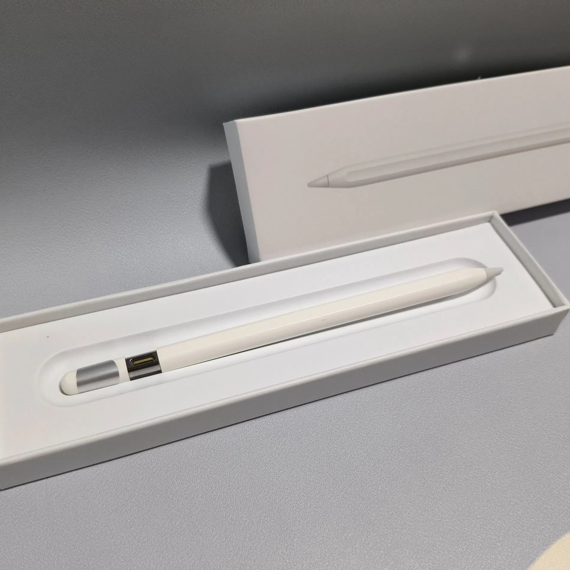Pencil USB-C Drawing Pen Marks Accurately USB-C Charging Port Recharges Efficiently
