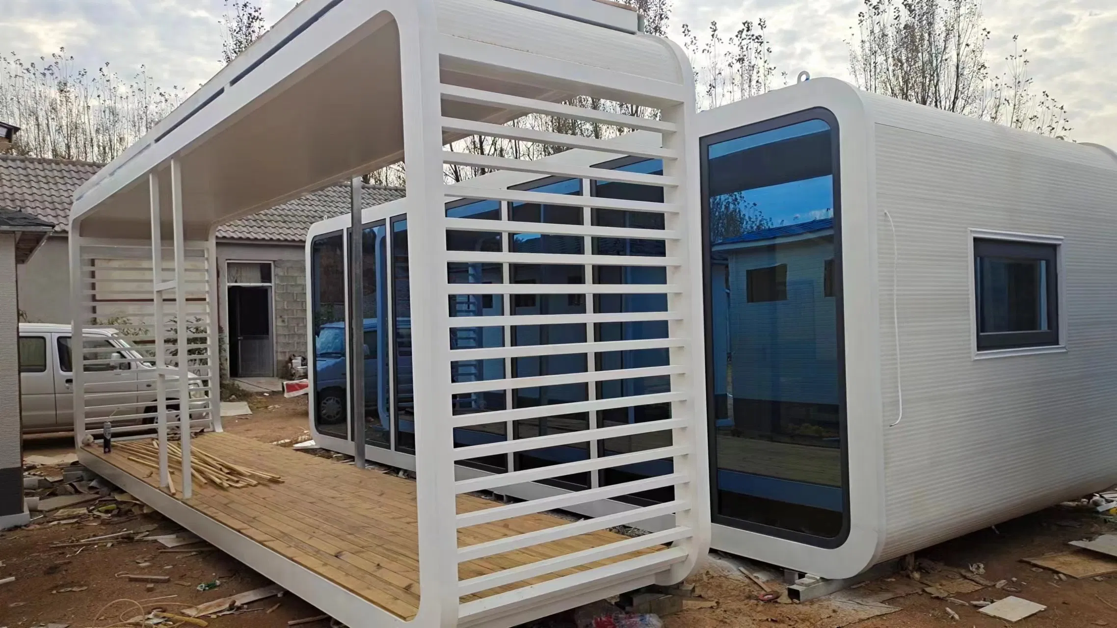 20FT 40FT Mobile Prefab Apple Cabin Pod Homes Ready Made House Mobile Home Space Capsule Living Container House
