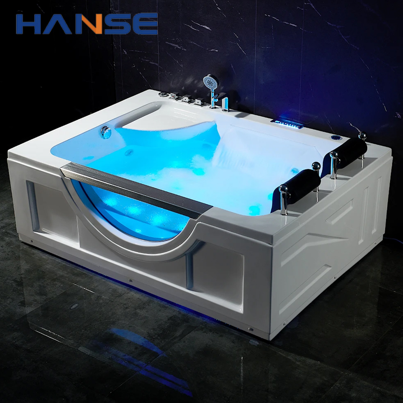 Большая джакузи с гидромассажем для двоих