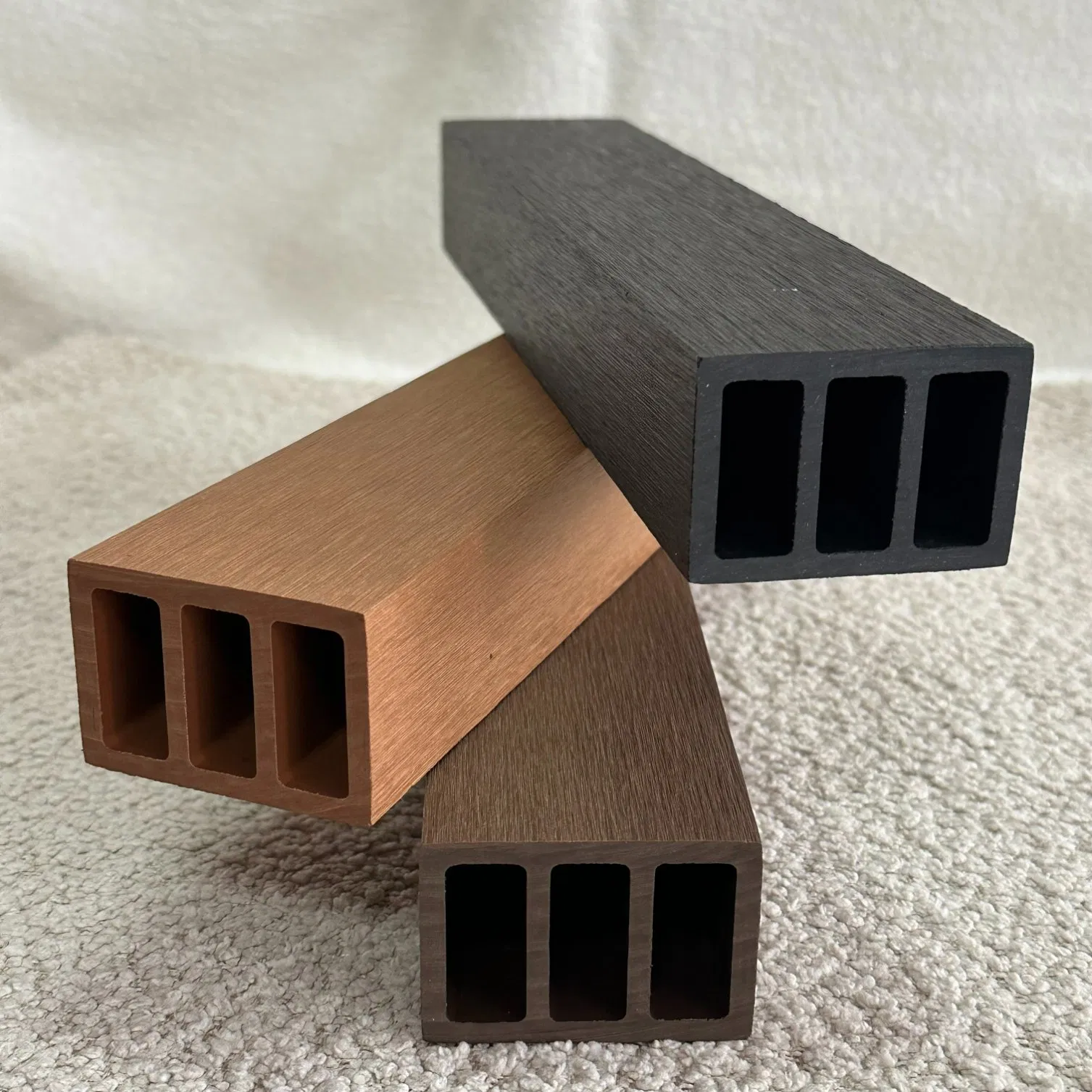 Modular WPC Louver Grid 60X40mm Snap-Fit Assembly Recyclable Composite Material