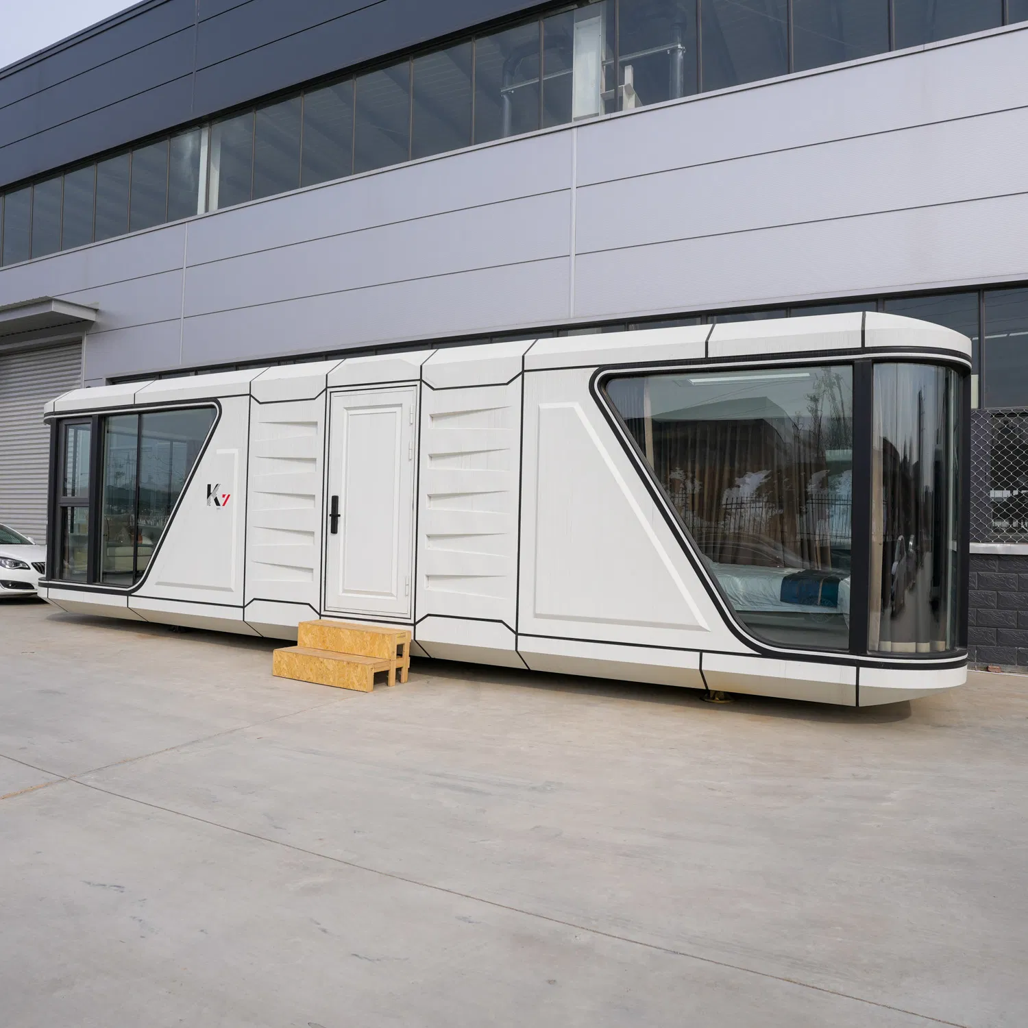 Modern Modular Space Capsule House Price Fashion Luxurious Mobile Hotel Tiny Apple House Prefabricated Steel Structure Cabin with Bathroom Prefab House