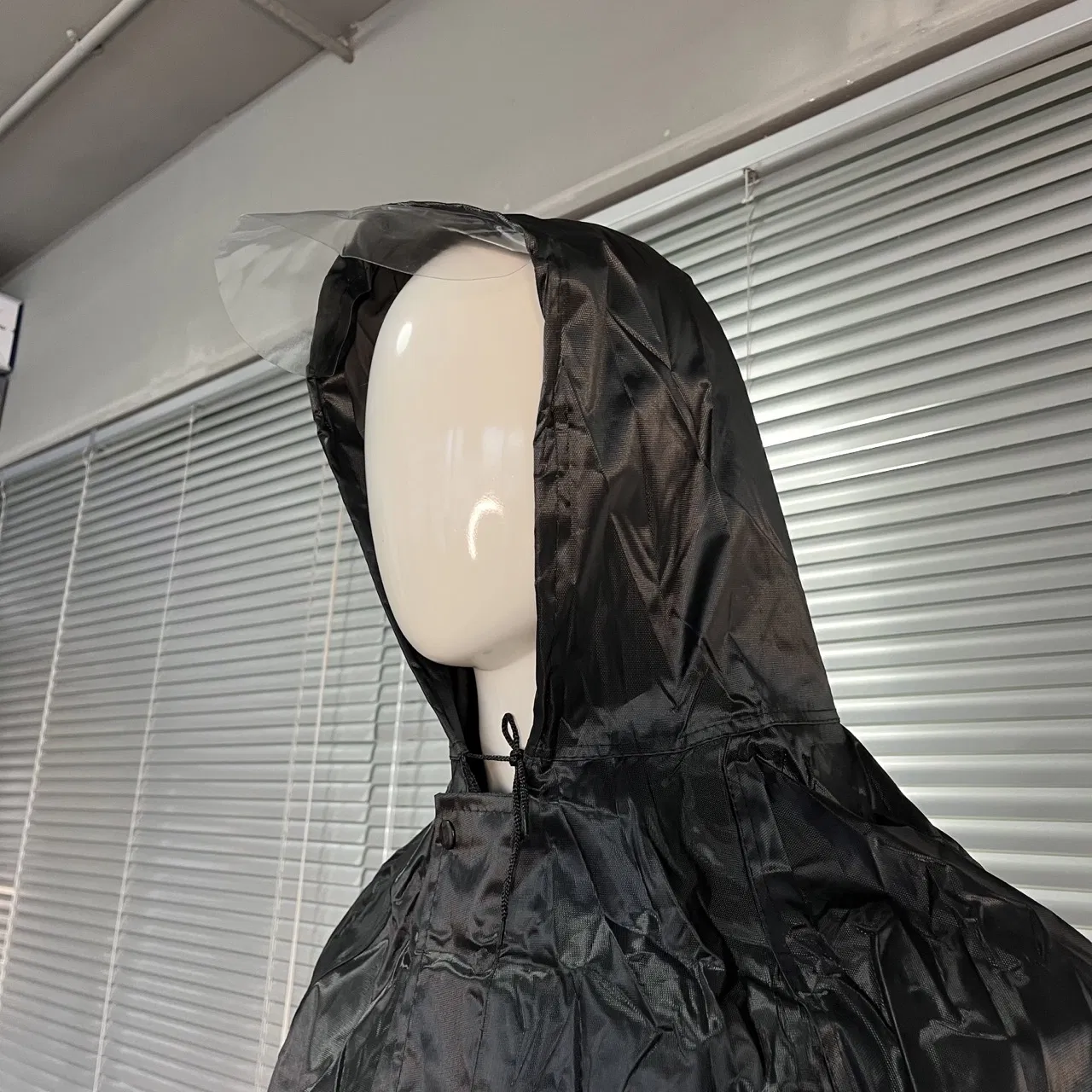 Hooded Waterproof Polyester Reflective Motorcycle Raincoat for Men