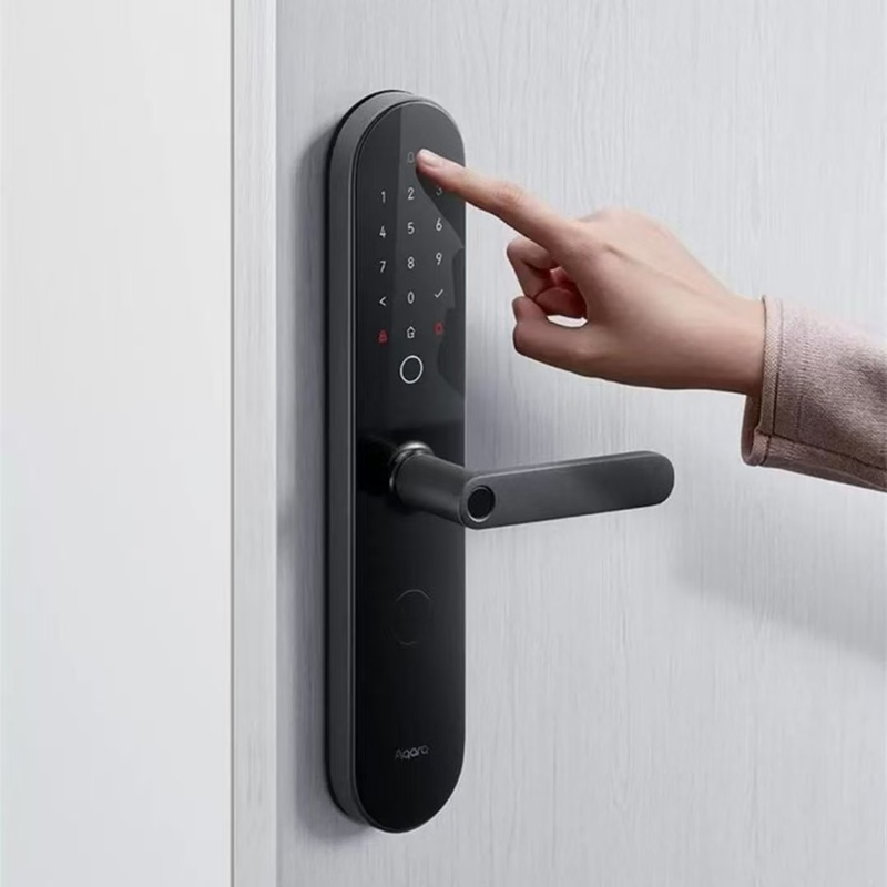 Auto-Lock Smart Lock for Safety