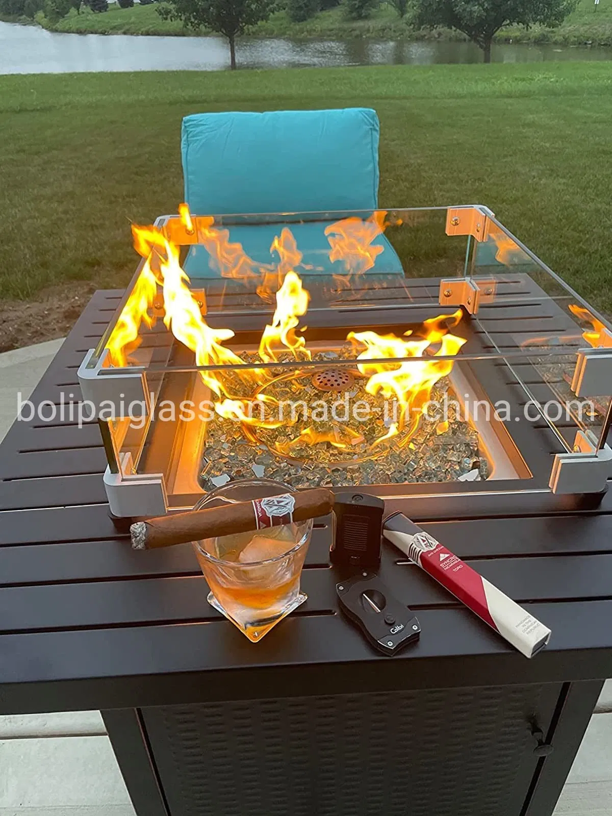 Custom Easy Assemble Tempered Glass Wind Guard for Rectangular Fire Pit Table