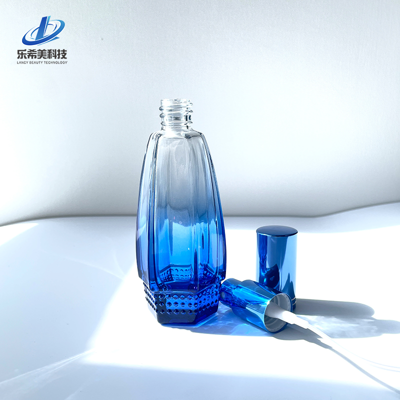 60ml Glass Perfume Bottle Empty Bottle Cosmetic Packaging with Spray Pump Made of Plastic High Quality Customized Container