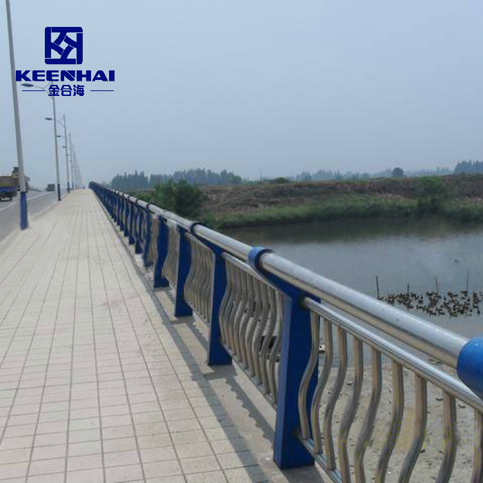 Stable Seaside Highway Safety Road Highway Guardrail for Pavement