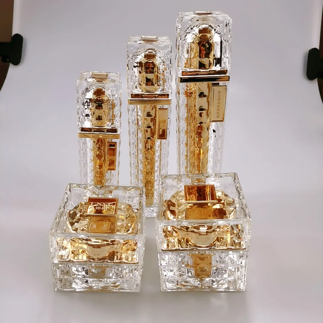 40ml 60ml 100ml Customized Sell Wellluxury Square Golden Cosmetic Acrylic Lotion Pump Bottle