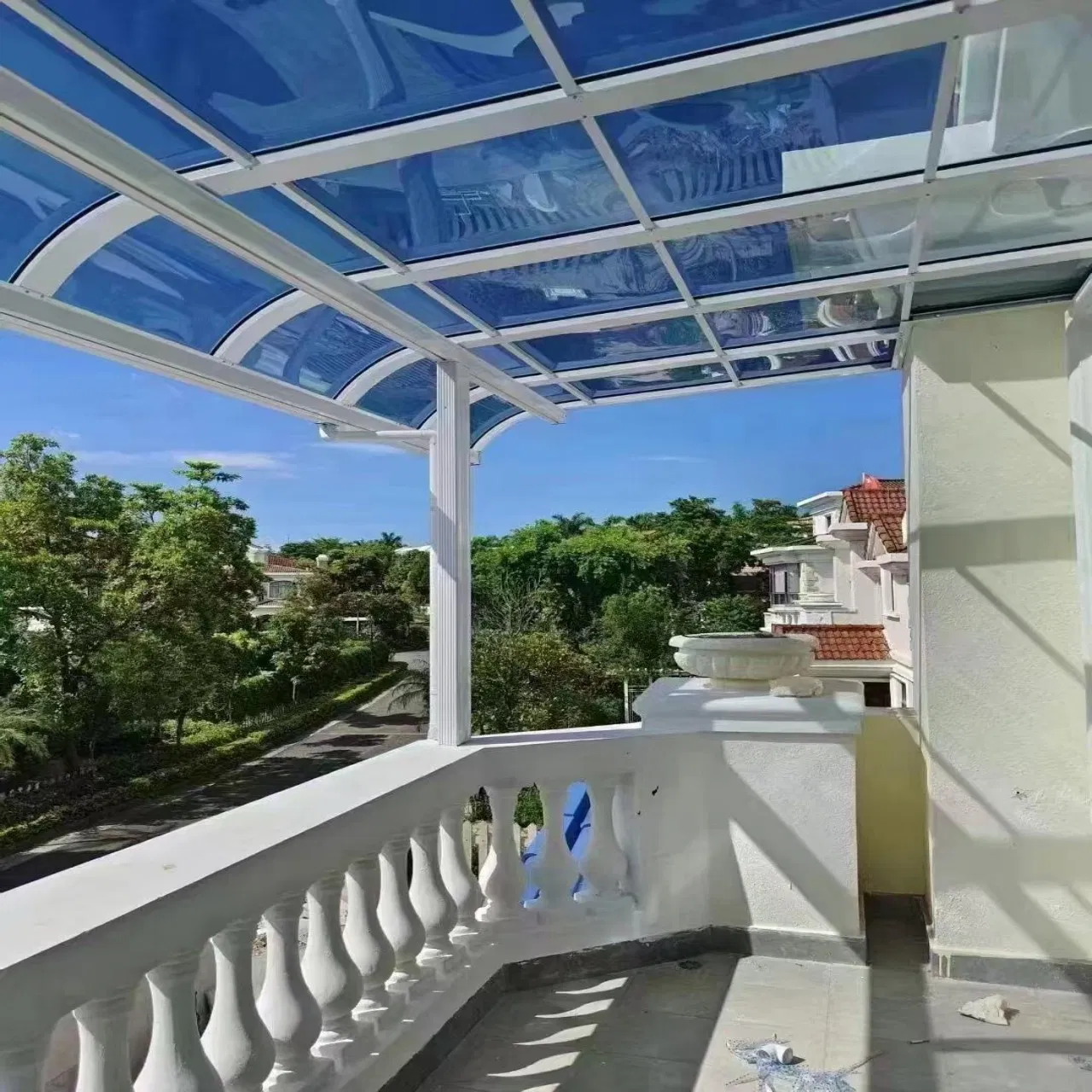 14. China Manufacturers Aluminium Parking Lot Carport Awning Outdoor Canopy Car Parking Shed Cantilever Waterproof for Garden Shade Carport